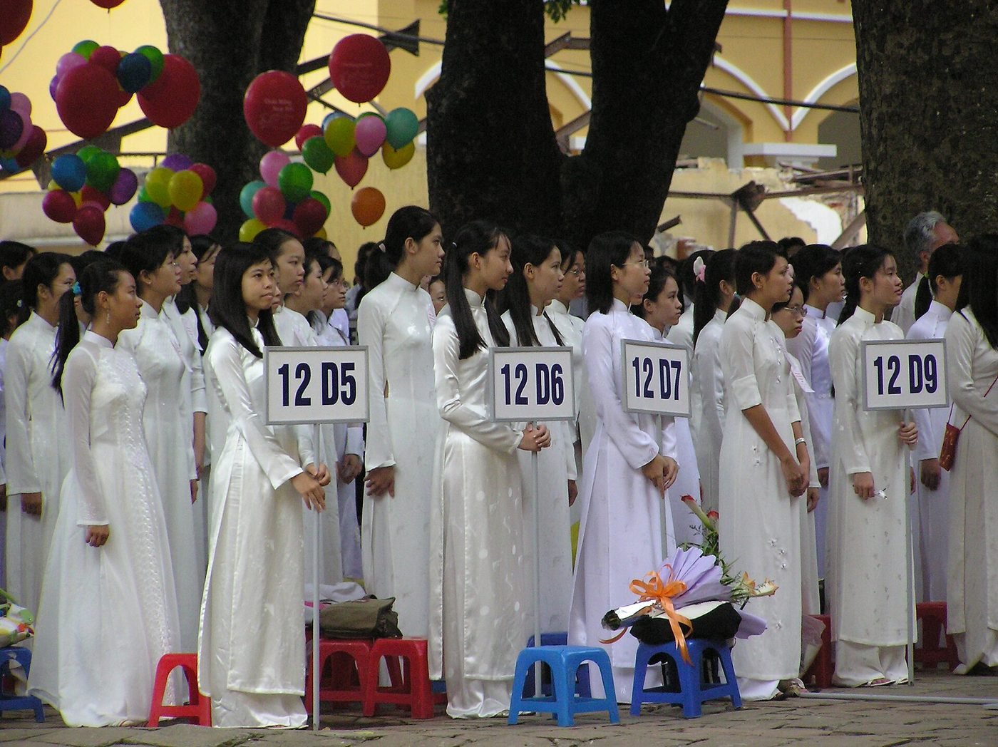 Lễ khai giảng tại một trường trung học ở Hà Nội